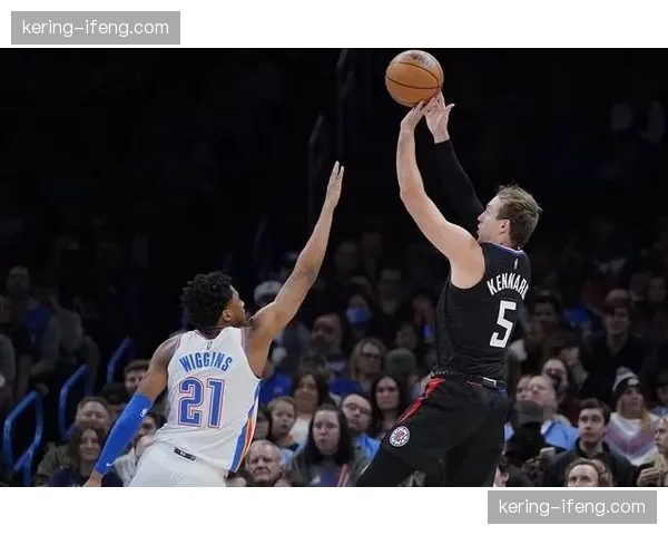 亚历山大55.1%命中率展现惊人效率,后卫位置投篮选择堪称教科书级别 亚历山大55.1%命中率展现惊人效率,后卫位置投篮选择堪称教科书级别